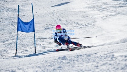 郭少领衔四大后卫齐发威，中国男篮后卫线展现黄金一代雏形